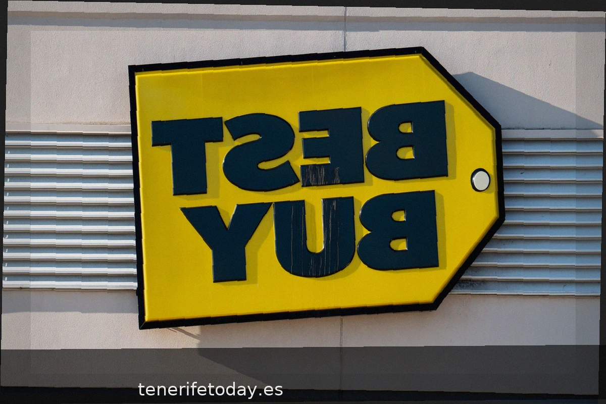 Best Buy supera las expectativas trimestrales y mejora sus proyecciones, pero sus acciones caen